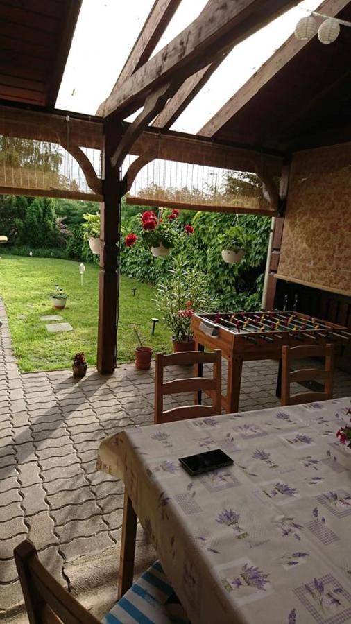 BalatonfůzfőLiliana Vendeghazアパートメント エクステリア 写真