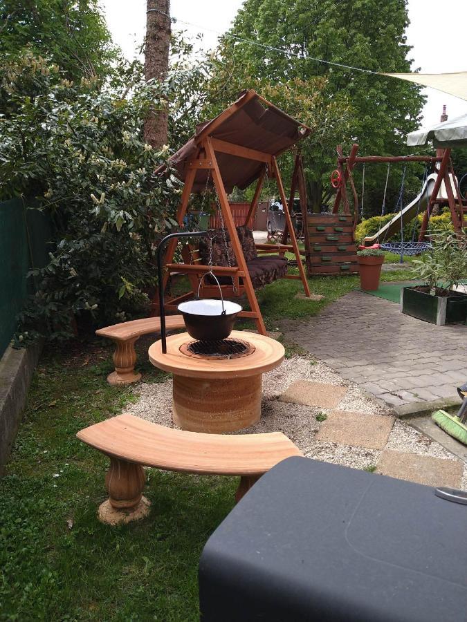 BalatonfůzfőLiliana Vendeghazアパートメント エクステリア 写真