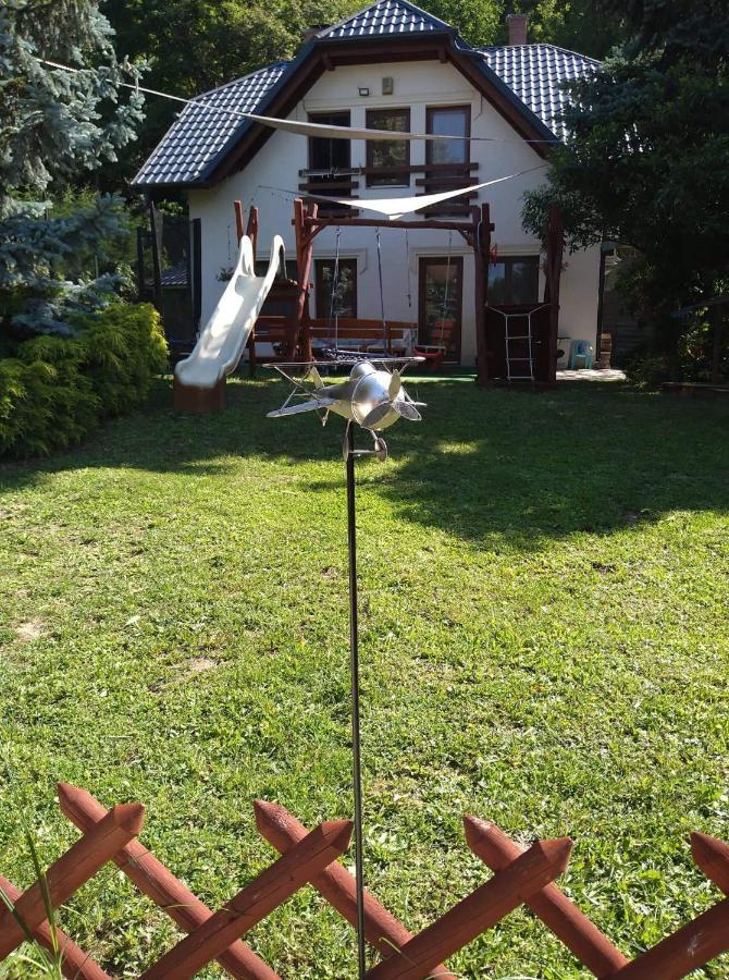 BalatonfůzfőLiliana Vendeghazアパートメント エクステリア 写真