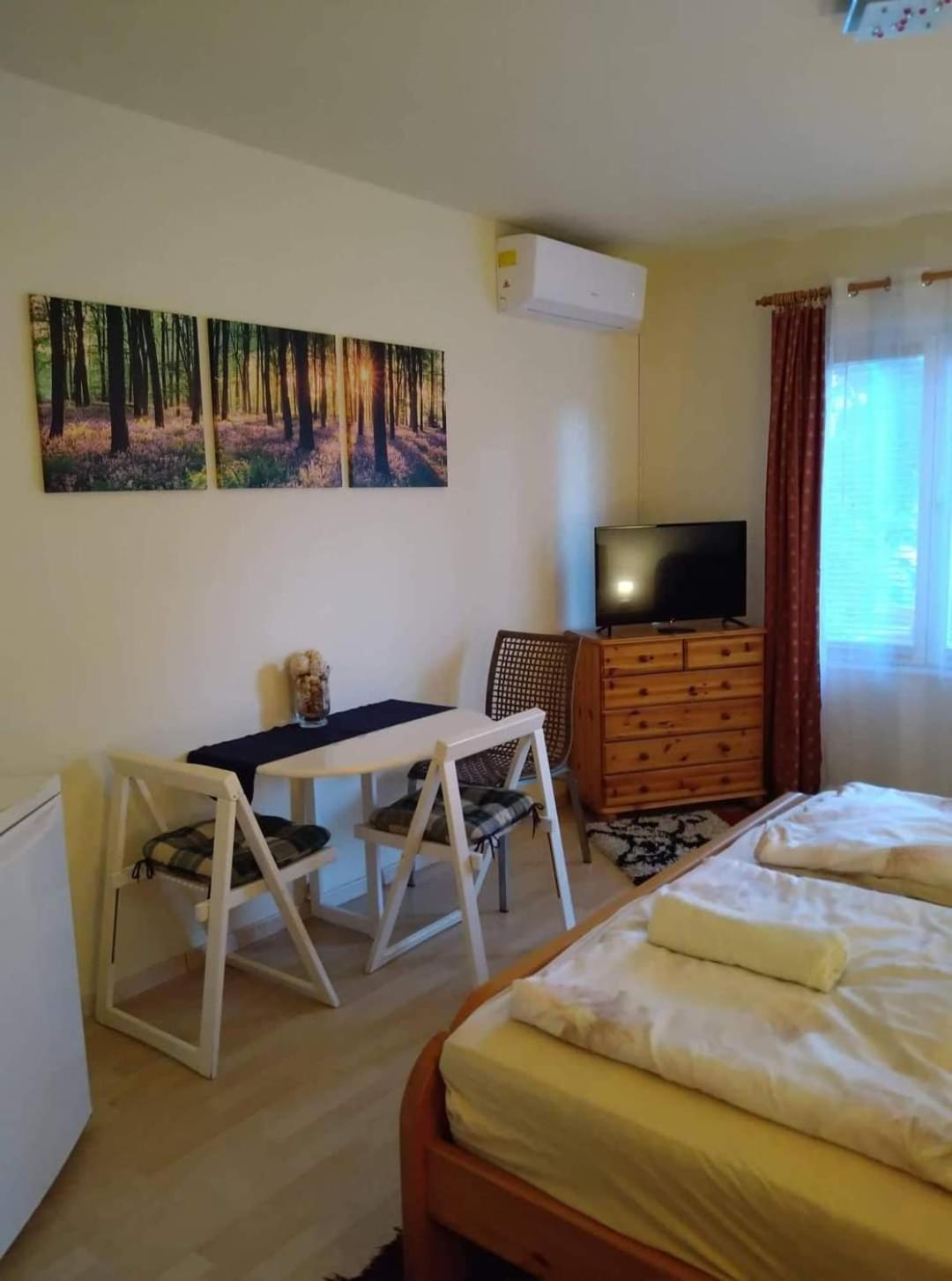 BalatonfůzfőLiliana Vendeghazアパートメント 部屋 写真